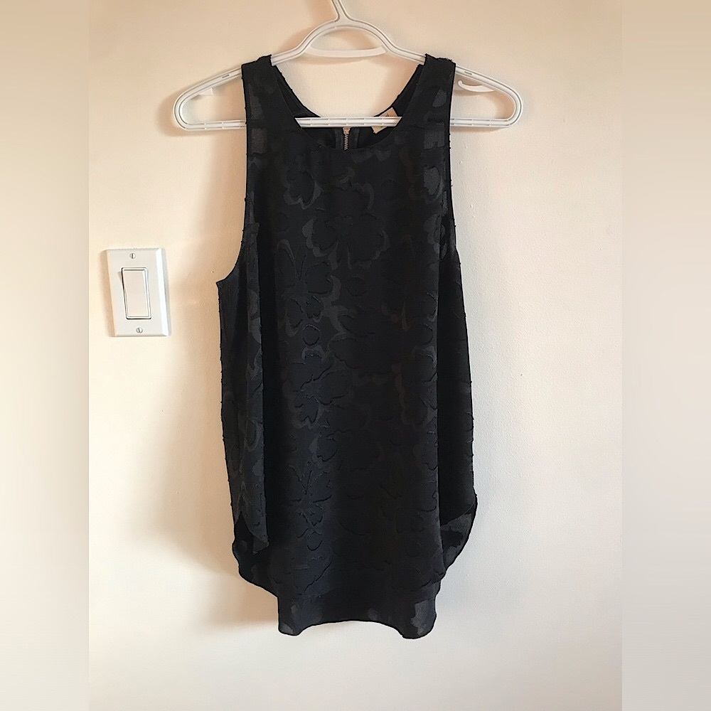 Aritzia Wilfred sevres sleeveless blouse, black floral